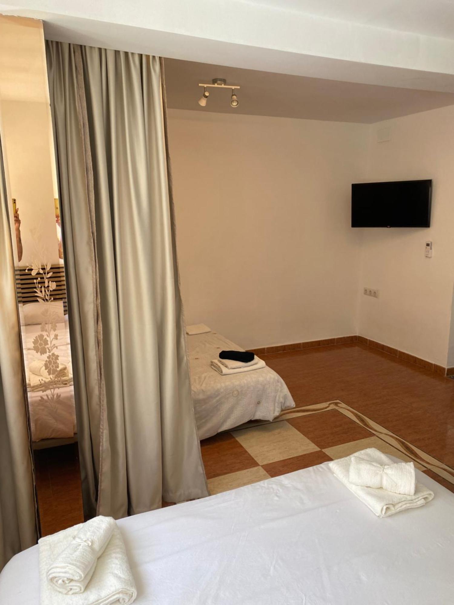 Habitaciones Con Bano Y Cocina Privada Valencia Kültér fotó