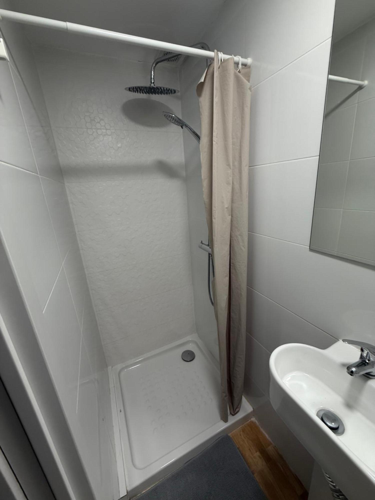 Habitaciones Con Bano Y Cocina Privada Valencia Kültér fotó
